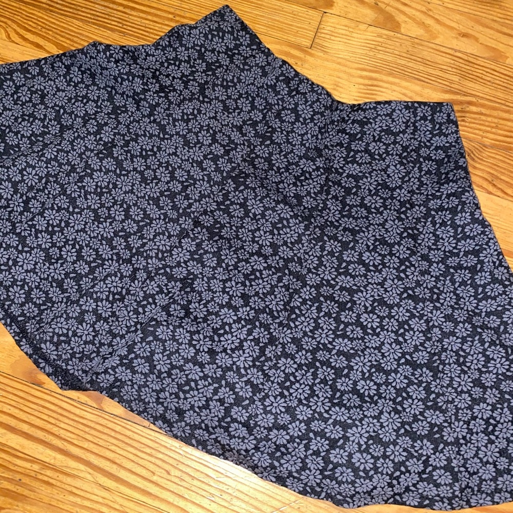 Hollister Black Daisy Print Skirt